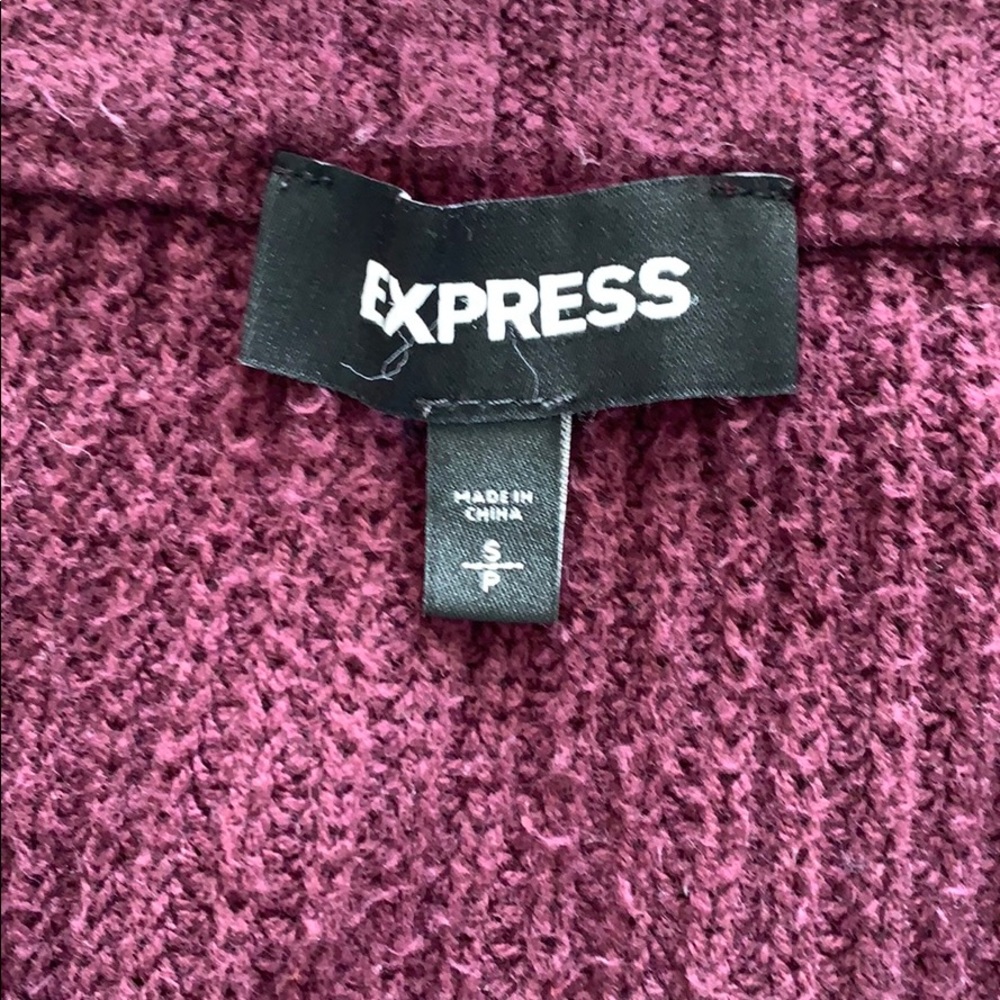 Express Sweather - Picture 2 of 2